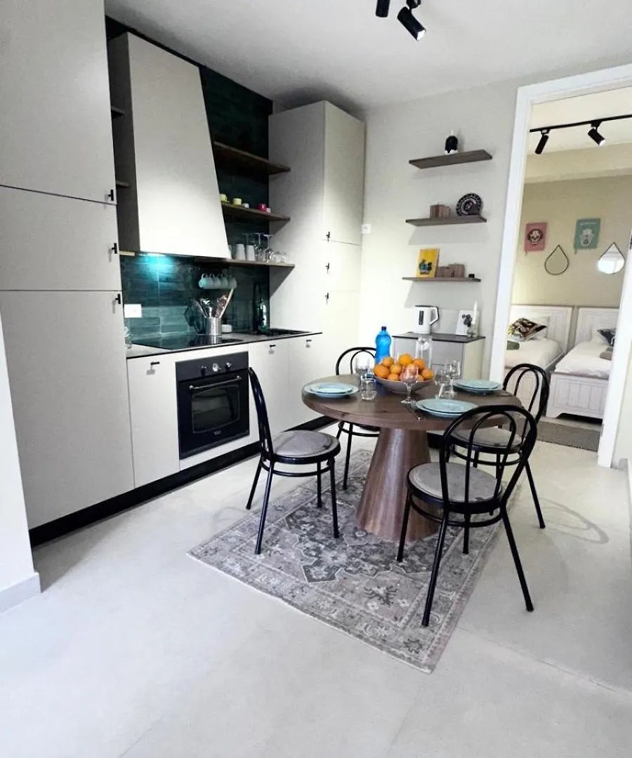 Newly Renovated Apartment Olive Dhërmi