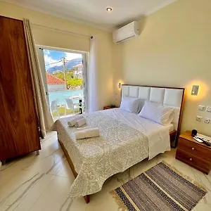 Oscar's Drymades Apartment